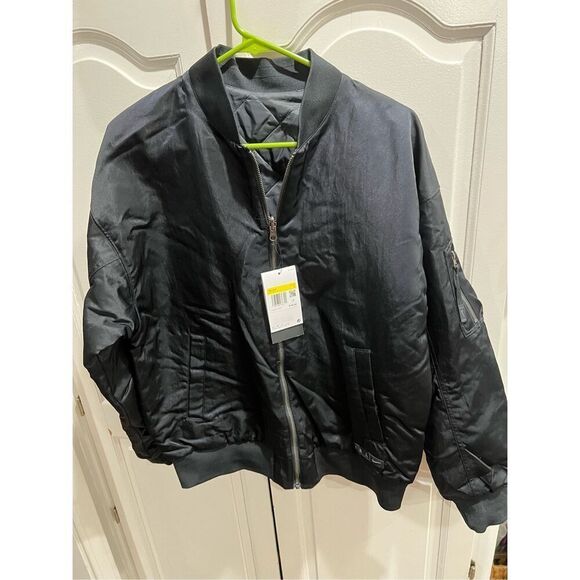 NIKE WOMENS SPORTSWEAR REVERSIBLE BOMBER JACKET (BLACK/ANTHRACITE)